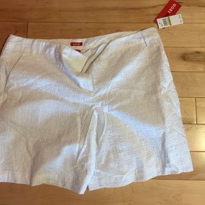 Izod never worn shorts size 12