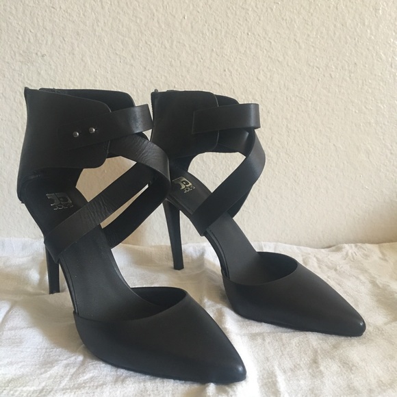 Joes Jeans Pete Heels in black