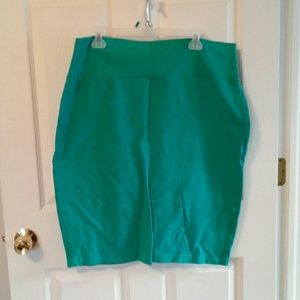 Green stretch pencil skirt