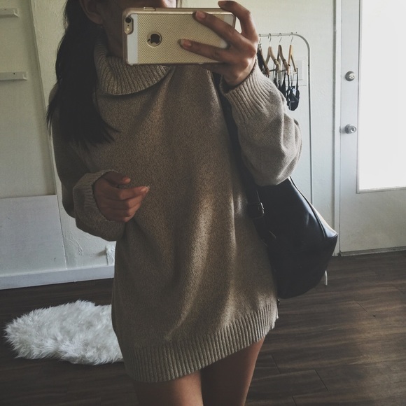 Sweaters - • Oversized Knit Sweater •