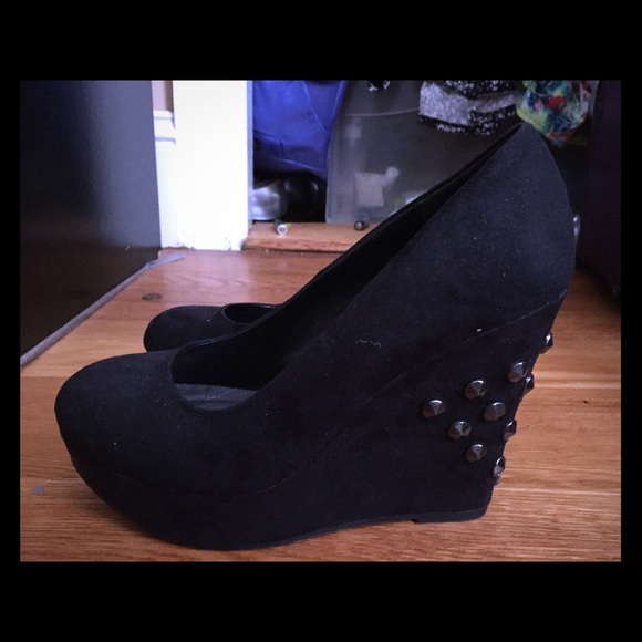 Kardashian Kollection Pumps