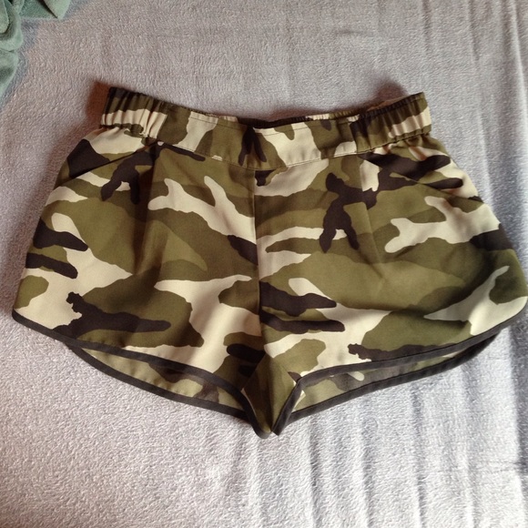 Silence + Noise Camo Shorts
