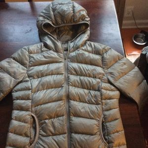 Silver/grey very thin down jacket.