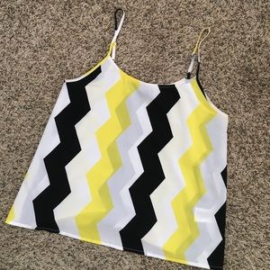 Zig zag print top. 100%polyester.