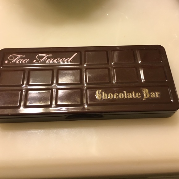 To face chocolate bar eyeshadow