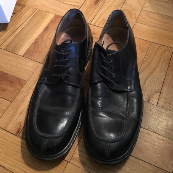 Dress shoe