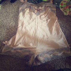 Lingerie pink xs never worn