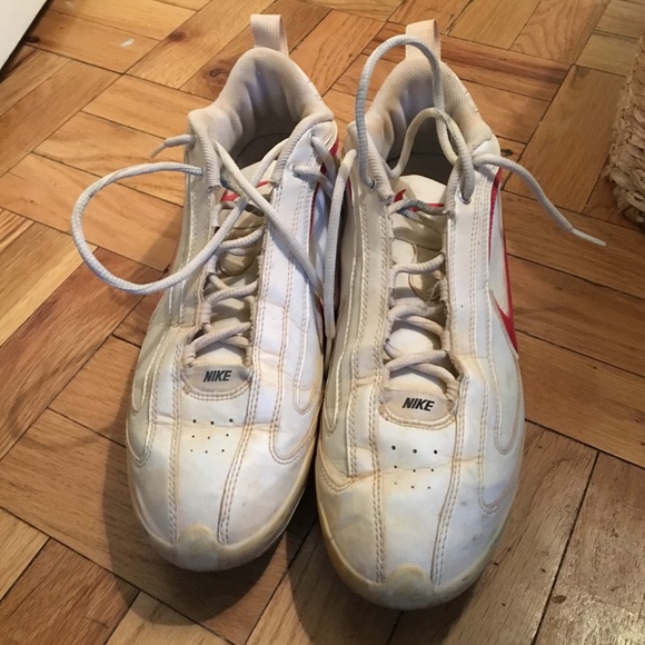 Baseball cleats