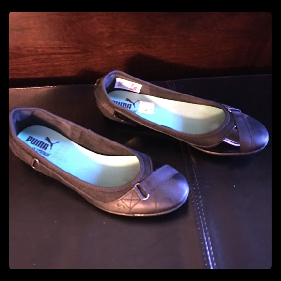 Puma -Puma Black Leather & Patent Ballet Flat SZ 8