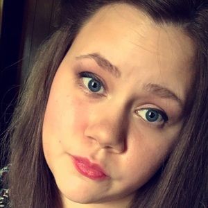 Meet your Posher, Alisha