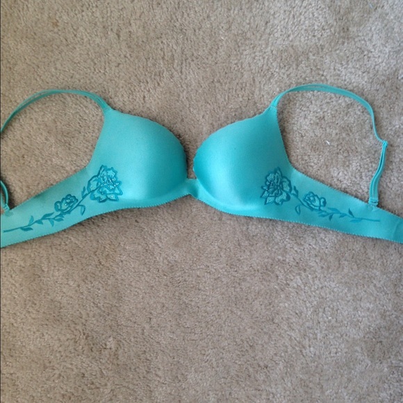 3/$20 Victoria's Secret Angel Secret Push Up bra 34b