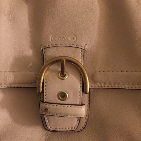 ** Price drop ** Beautiful white coach 👛 - Picture 2 of 4