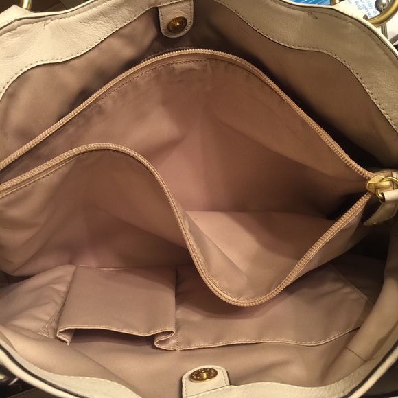 ** Price drop ** Beautiful white coach 👛 - Picture 3 of 4