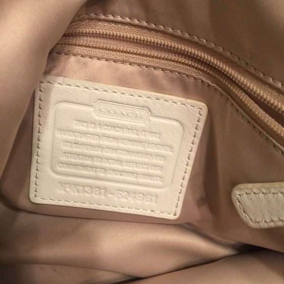 ** Price drop ** Beautiful white coach 👛 - Picture 4 of 4
