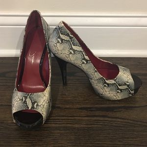 Jessica Simpson peep toe reptile heels