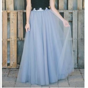 Maxi tulle skirt in chilled blue.