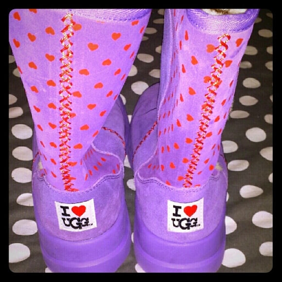 UGG Shoes - Flash sale💜💜Autenthic  New UGG size 7