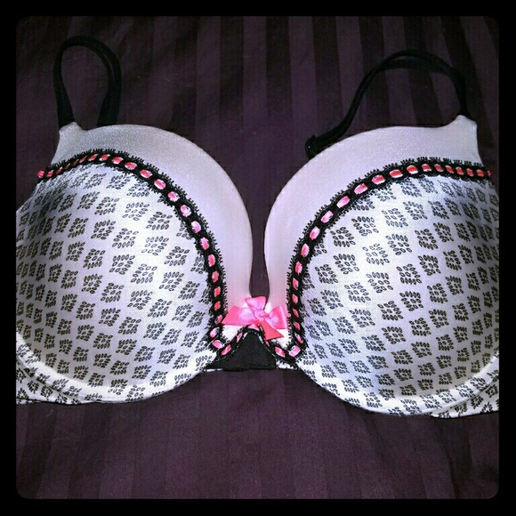 Victoria Secret Very Sexy Push Up Bra 36D