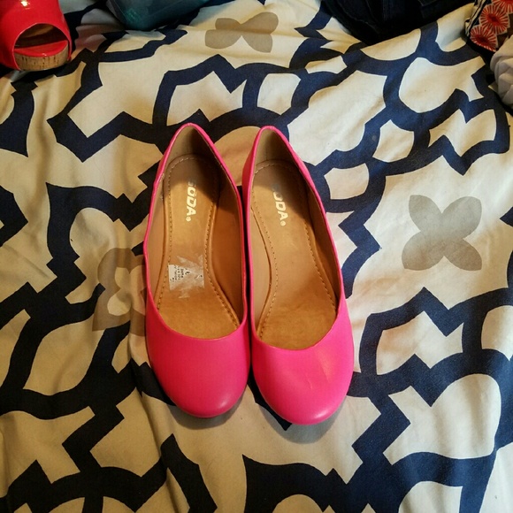 NWOT Hot Pink Flats