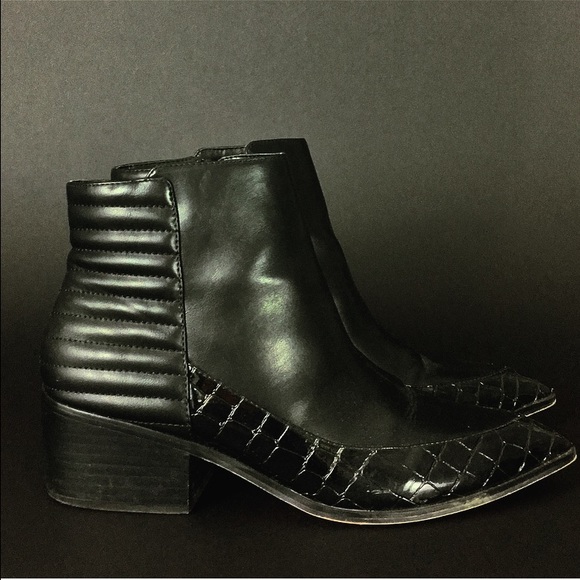 💣Vegan Leather Pointed Black Boot