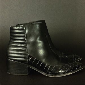 💣Vegan Leather Pointed Black Boot