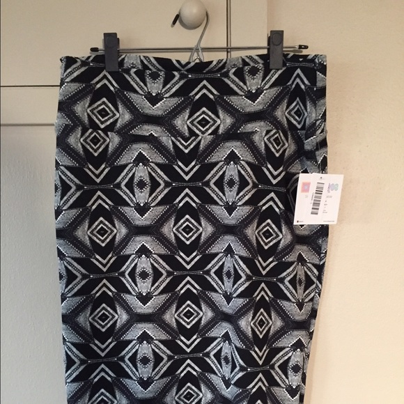 LulaRoe Cassie Skirt - New