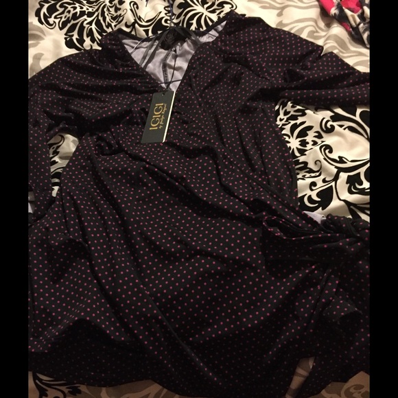 Beautiful NWT IGIGI wrap-around blouse. Size 18/20