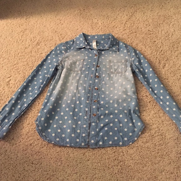jean jacket/long sleeve shirt