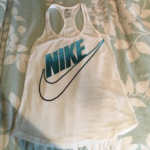 Loose fit Nike tank