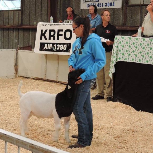 Meet your Posher, Adrianna