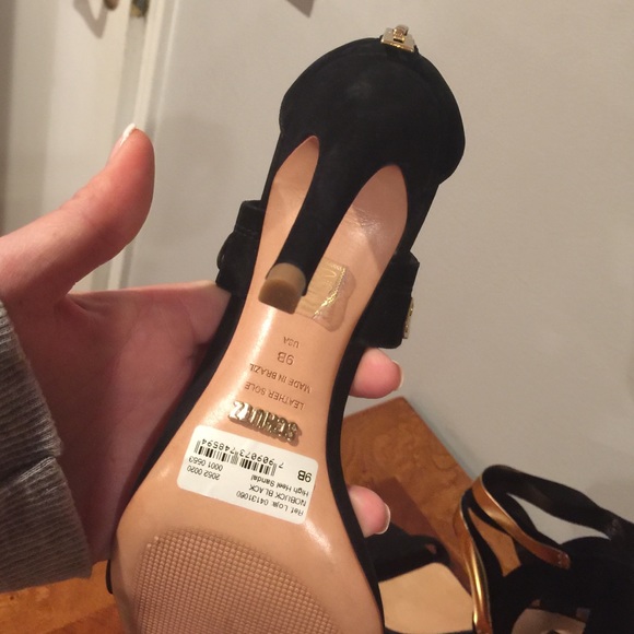 Heels - Picture 3 of 3
