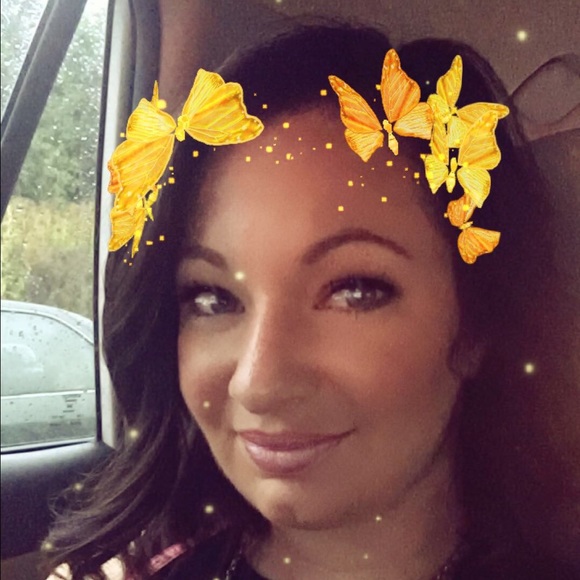 Meet your Posher, Desiree
