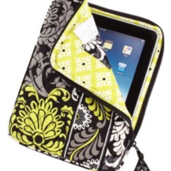 •Vera Bradley Baroque Tablet Sleeve• - Picture 1 of 3