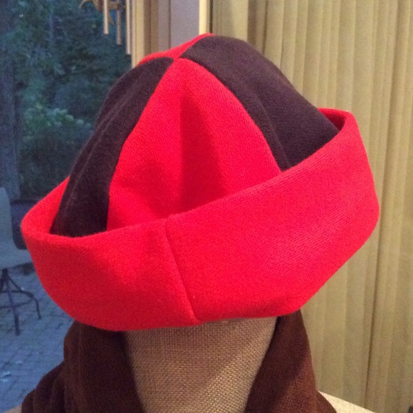 🐾 NWOT 101 Dalmatians Hat + Slippers - Picture 2 of 4