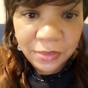 Meet your Posher, Loretta