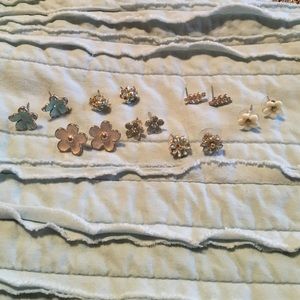 Flower stud earrings