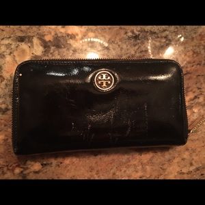 Tory Burch Black Zip Around Wallet.