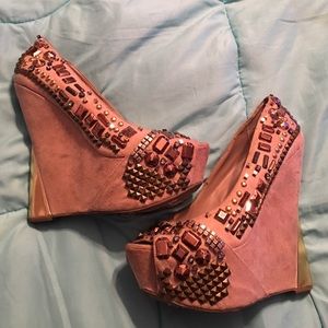 Wild pair platform wedges
