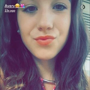 Meet your Posher, Avery