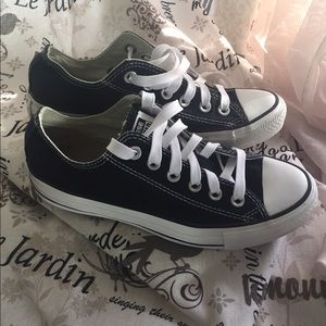 Converse black sneaker