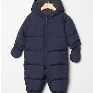 Brand New Baby gap boys snowsuit with hood