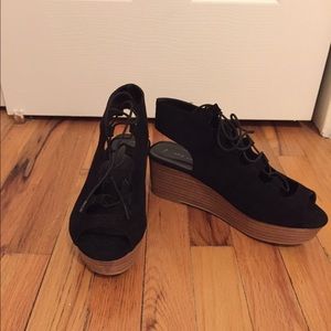 New Look Flatforms- never worn