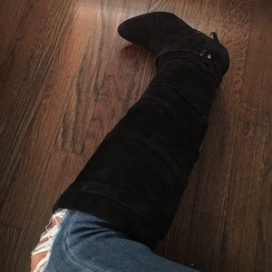 ✨FLASH SALE✨BLACK GUESS DARIS SUEDE HEELED BOOTS