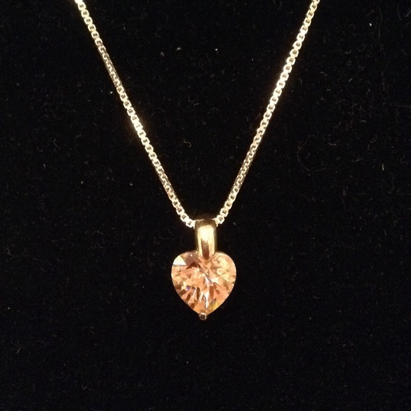 💖 NWOT 18" Pink CZ Heart on Light Box Chain - Picture 2 of 4