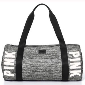 💕ISO VS PINK DUDFLE BAG FOR TRADE💕