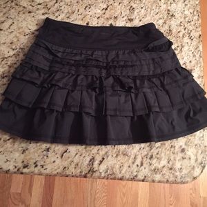 Lululemon black pacer skirt!! Size 2