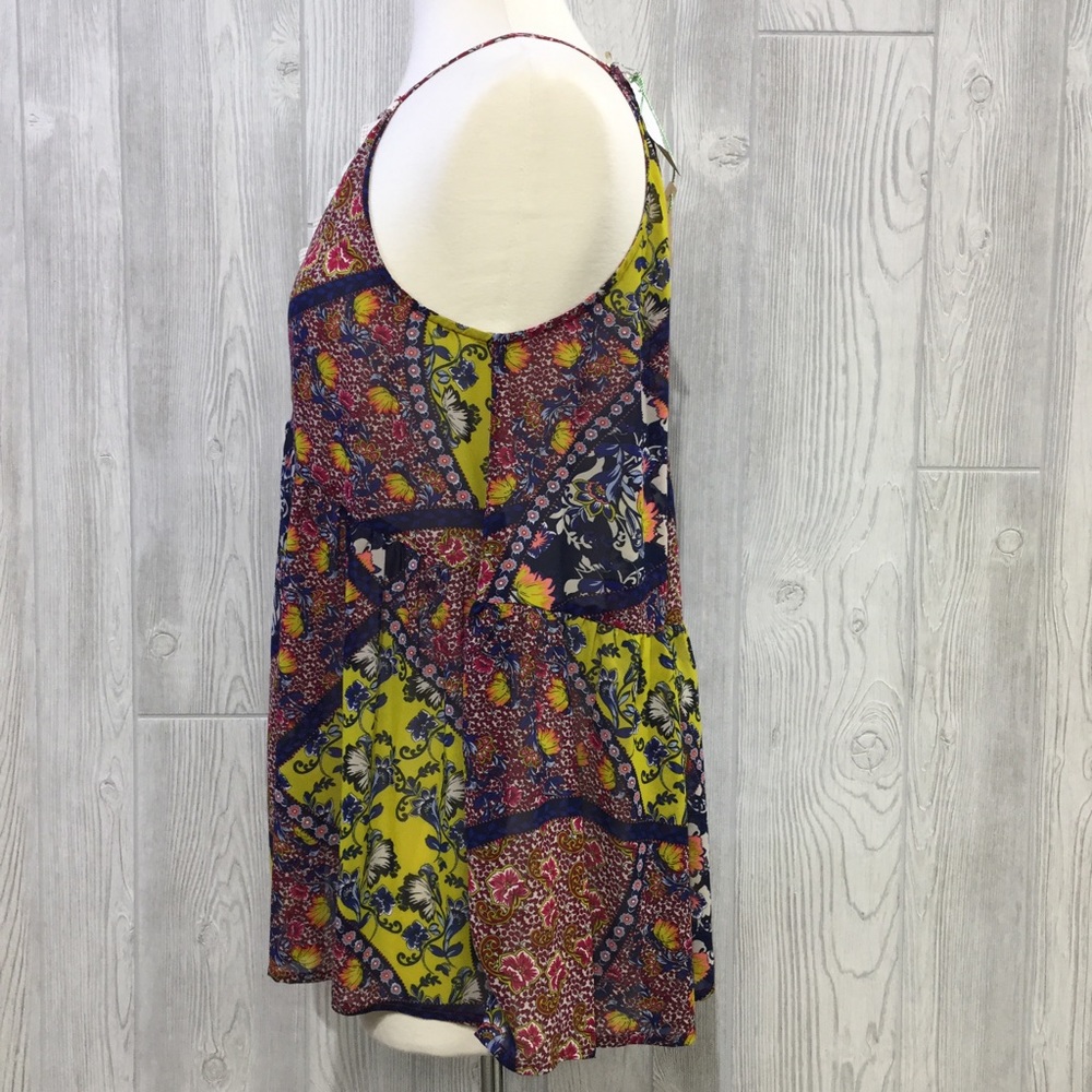 SOLD {HP} Sleeveless Print Top - Picture 2 of 4