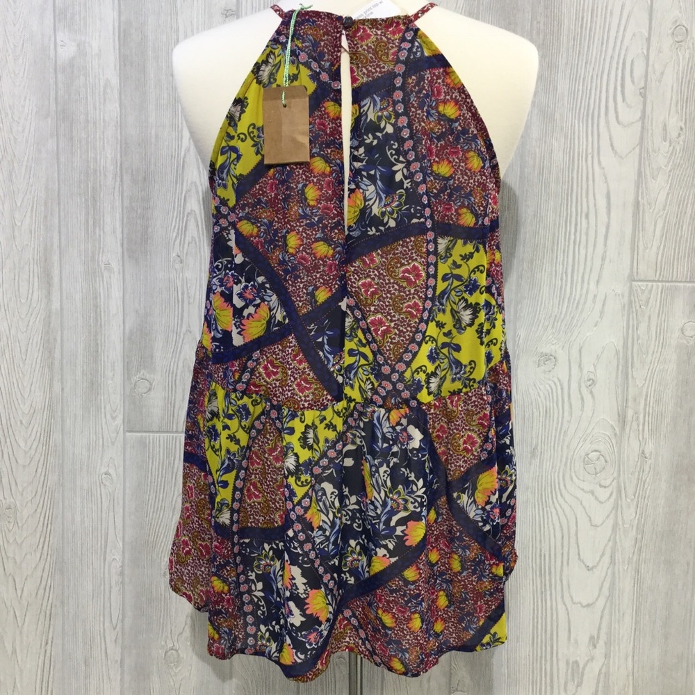 SOLD {HP} Sleeveless Print Top - Picture 3 of 4