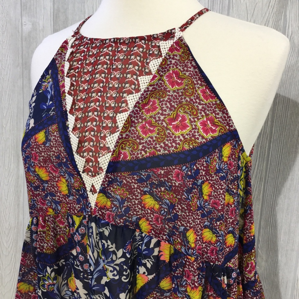 SOLD {HP} Sleeveless Print Top - Picture 4 of 4