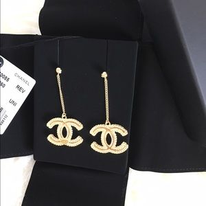 NEW Chanel Gold CC Dangle Drop Earrings
